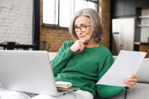 a woman learning about pensions and 401(k)s